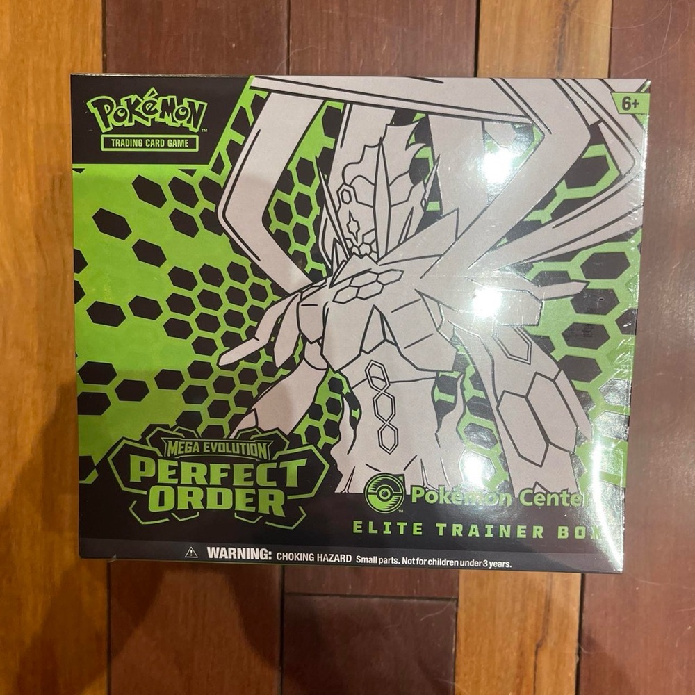 Pokémon Center Elite Trainer Box - Perfect Order (Green & Black)